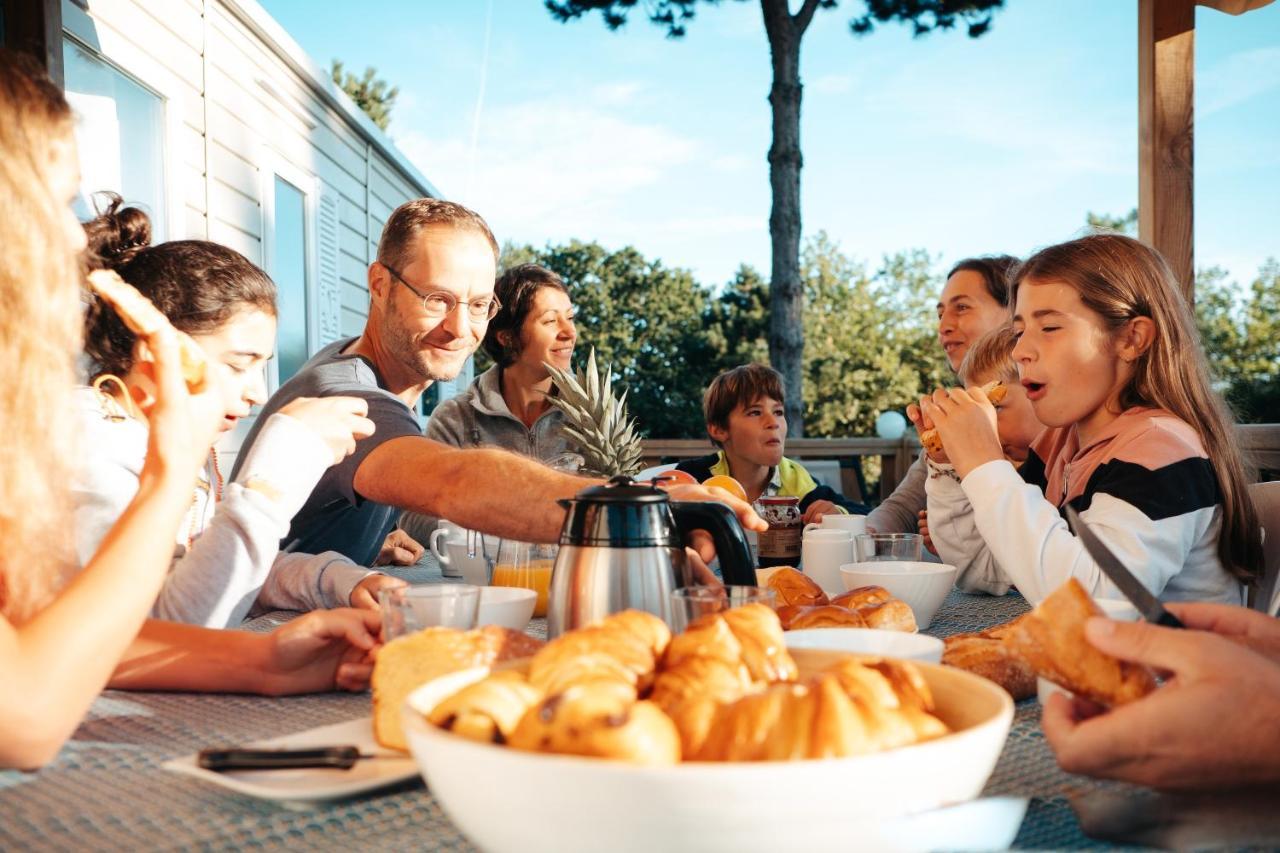 Mobil Homes XXL - Camping Ranch des Volcans Châtel-Guyon Exterior foto